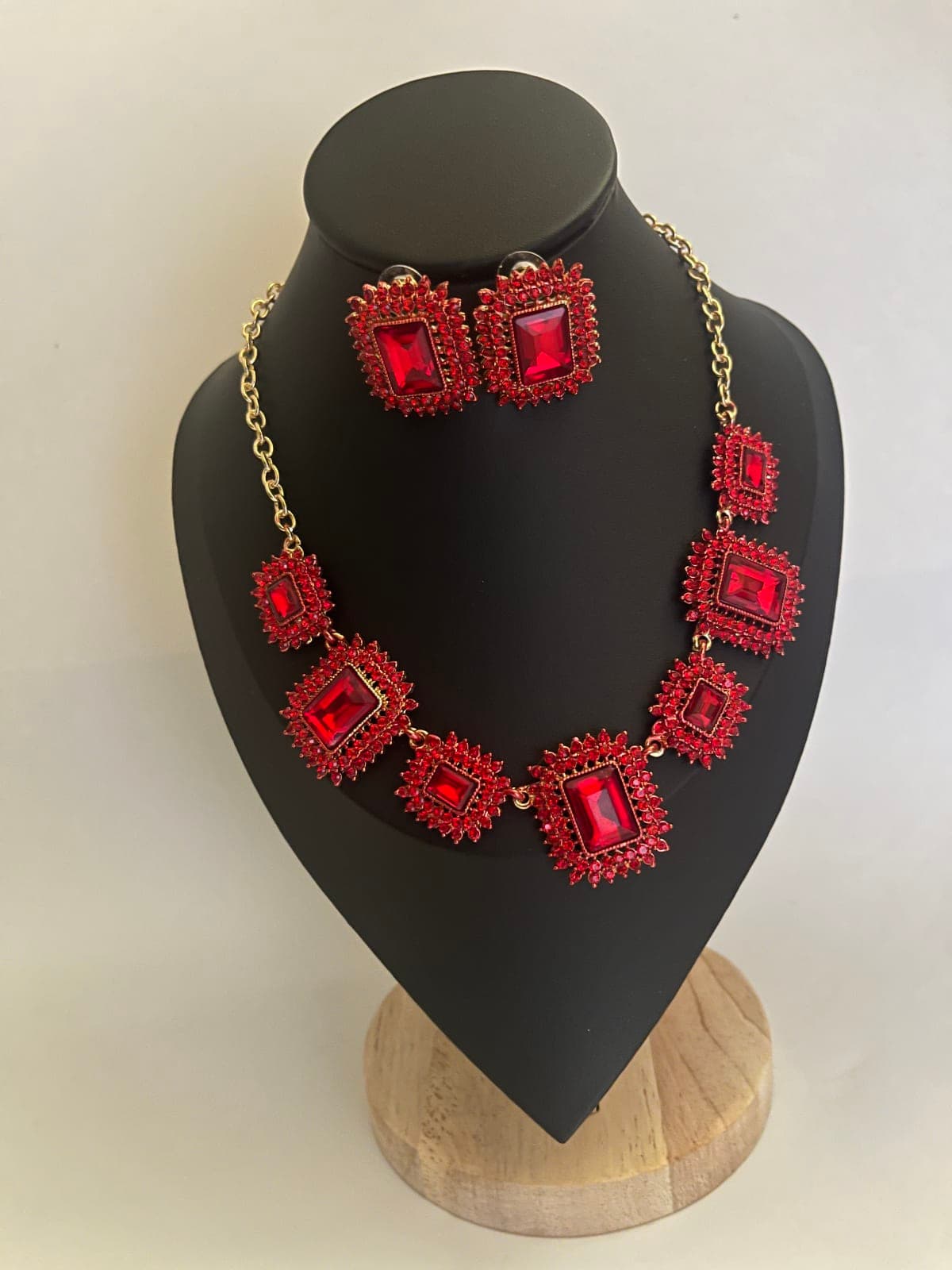 Red party necklace set